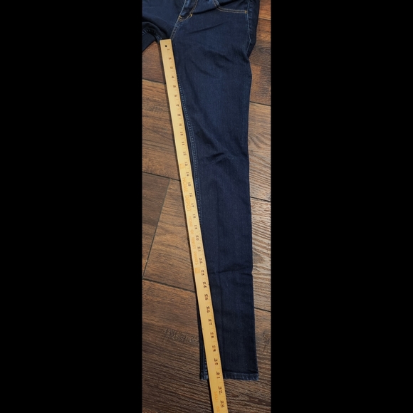 Hollister Skinny Jeans - Picture 10 of 11